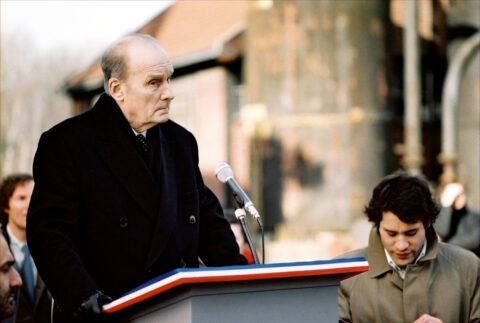 le-promeneur-du-champ-de-mars-01